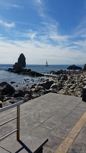 (110)  Aci Castello